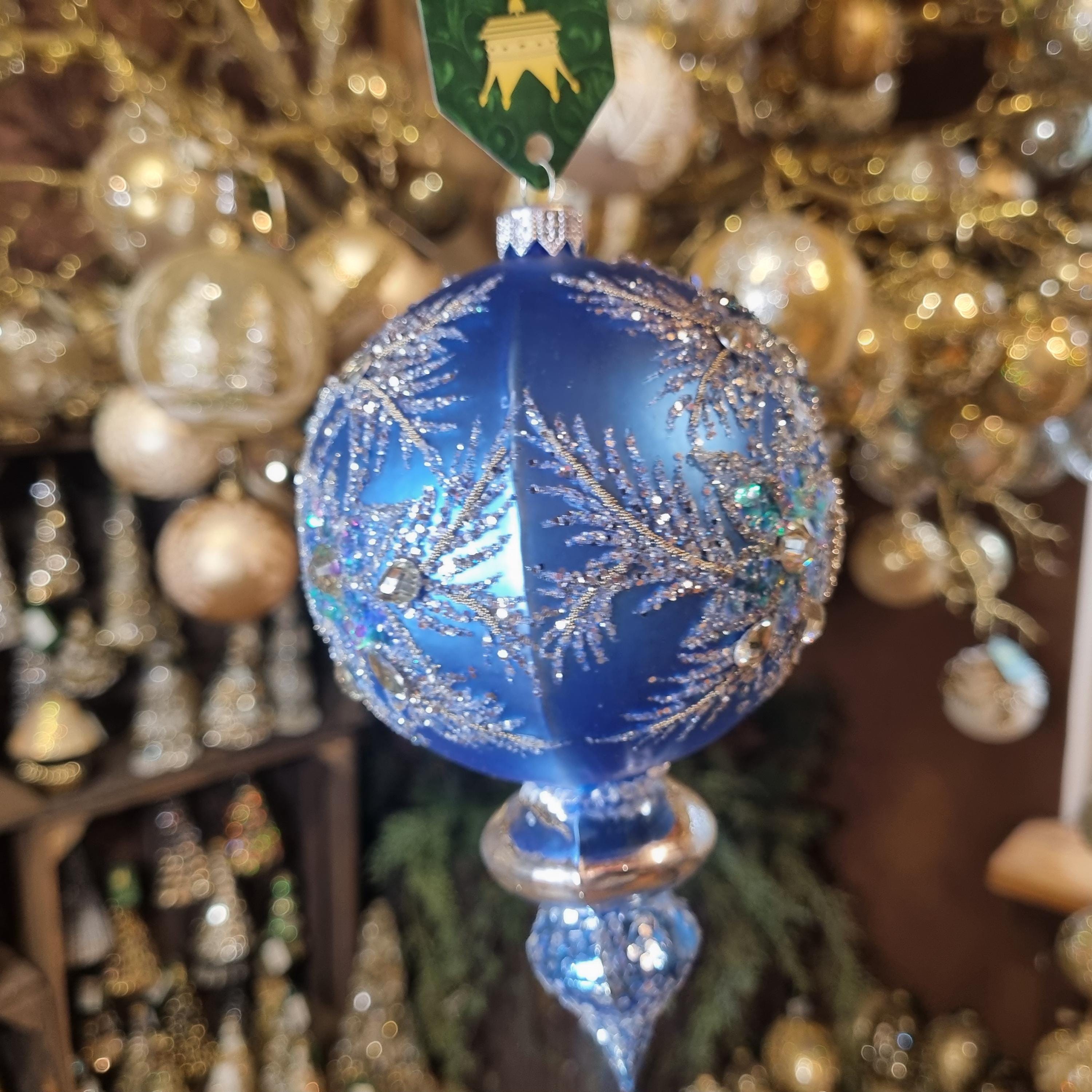 Silverado ornament, glass ball with white and gold accents